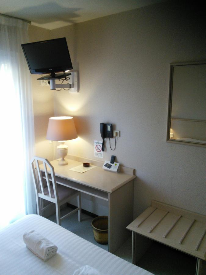 Hotel Du Commerce Tronget Esterno foto